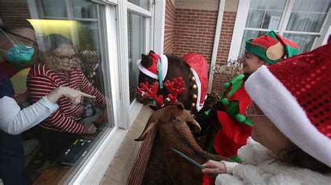 North Pole friends bring smiles to Aultman Woodlawn patients