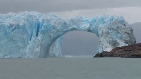 Glacier Arch Collapse, Perito Moreno Argentina - Awesome | Glacier ...