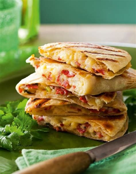 Quesadillas with chorizo and cheese | Recipe | Chilli cheese toast, Recipes, Chorizo and potato