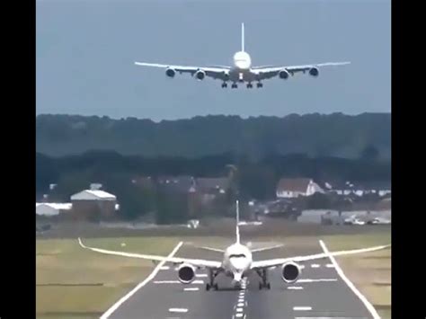 Video viral | Video of planes landing and taking off simultaneously on same runway is making ...