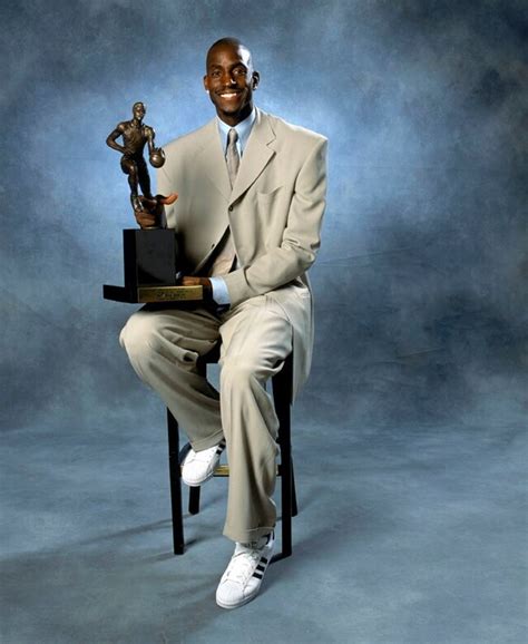 Kevin Garnett | MVP Trophy 2003-04 Photo Gallery | NBA.com