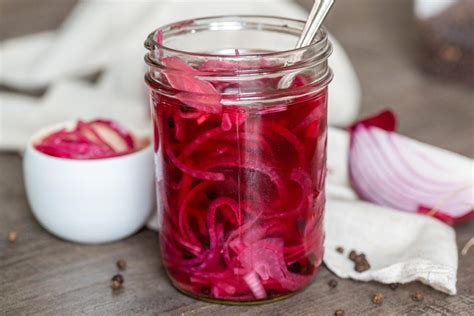 Pickled Onions Recipe (Quick & Easy) - Momsdish | Oppskrifter