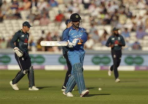 India vs England, 2nd ODI: MS Dhoni faces backlash from Twitter for his 'slow' knock at Lord's ...