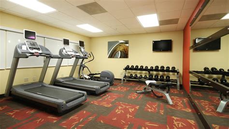 Courtyard Palmdale - Hotel with Onsite Restaurant & Fitness Center