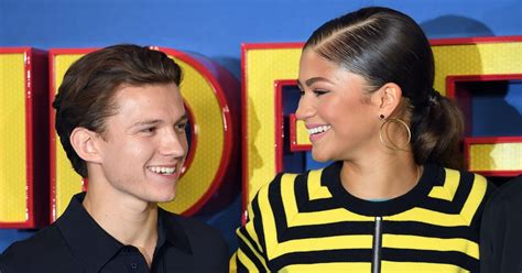 Are Zendaya & Tom Holland Dating? A Kissing Photo Confirms Their ...