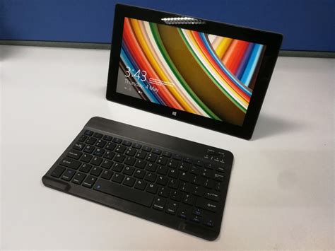 Microsoft Surface RT + Bluetooth keyboard, Mobile Phones & Gadgets ...