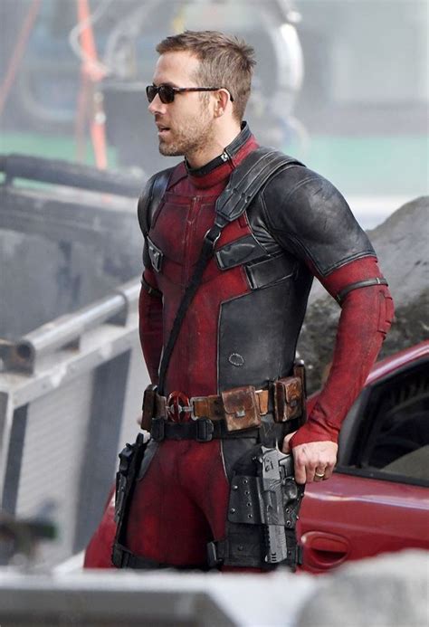 Deadpool | Ryan reynolds deadpool, Ryan reynolds, Ryan reynolds haircut