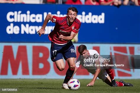 Ante Budimir of CA Osasuna competes for the ball with Kike Salas of... News Photo - Getty Images