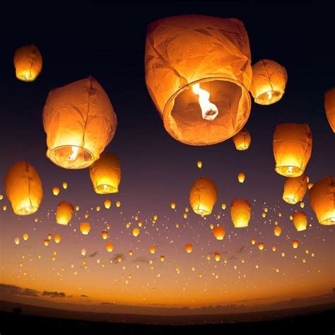 Sky Lantern Wallpapers - Top Free Sky Lantern Backgrounds - WallpaperAccess