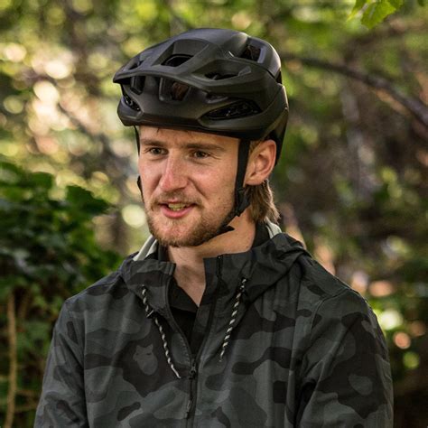 Bell Trace MIPS Helmet, No-Twist Tri-Glides — North Sports