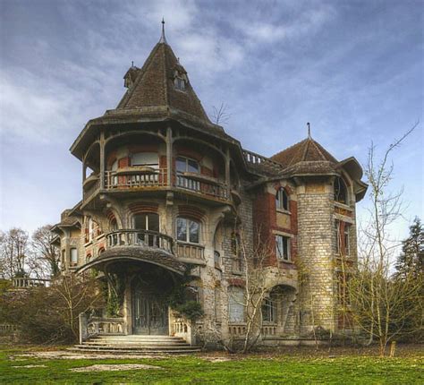 Colimacon Manor, France | Old abandoned houses, Abandoned places, Abandoned