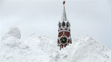 Snowfall of the century in pics: Moscow enveloped by a white Armageddon - Russia Beyond