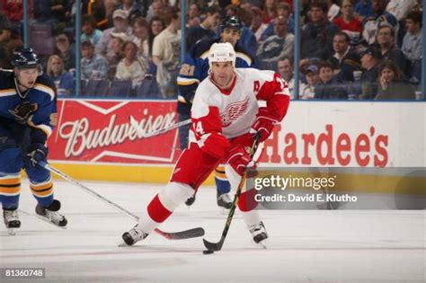 Detroit Red Wings Brendan Shanahan in action vs St, Louis Blues, St ...