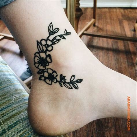 50 Ankle Mehndi Design (Henna Design) - October 2019 | Ankle henna designs, Henna ankle, Henna ...