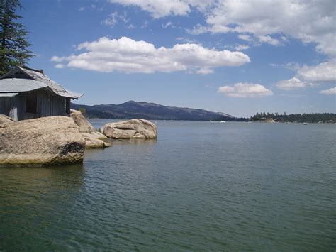 File:Big Bear Lake1.jpg - Wikimedia Commons