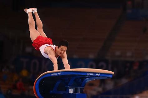 Laurel Hubbard becomes first out transgender woman to compete at an Olympics