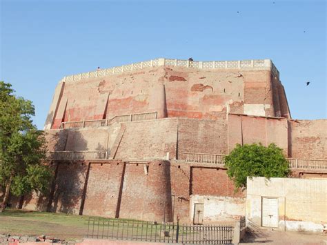 Must Vist Historic Location in Multan: Fort Kohna | Travel Girls Pakistan