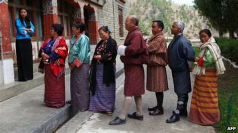 Bhutan votes in first stage of key elections - BBC News