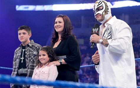 Rey Mysterio Family Pictures, Wife, Son, Daughter, Age, Siblings