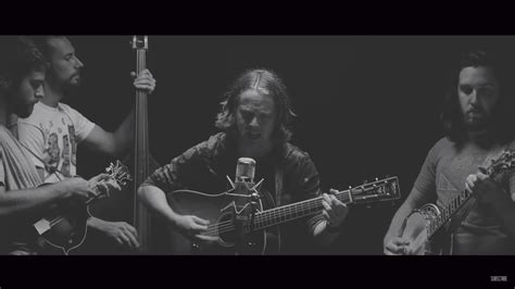 Billy Strings Performs 'Dust In A Baggie' For 'OurVinyl Sessions'