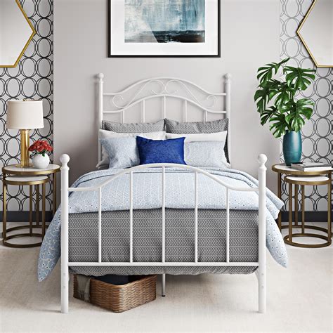 Mainstays Traditional Metal Bed with Headboard, Twin, White - Walmart.com