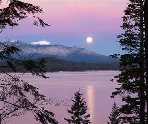 Moonset, Lake Almanor California | Lake almanor, Sierra nevada, Natural ...