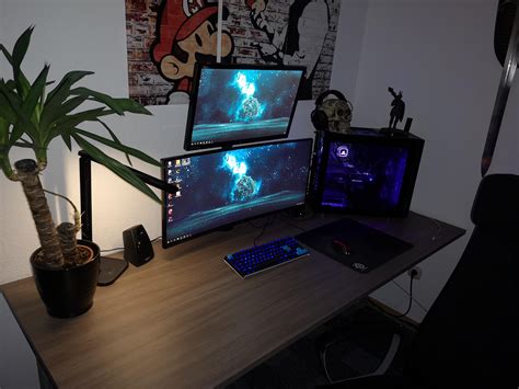 First ultrawide + stacked monitor setup and I love it : r/battlestations