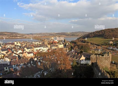 Conwy castle night north wales hi-res stock photography and images - Alamy