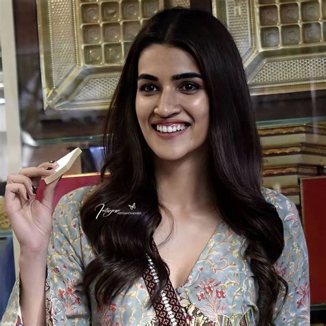 Kriti Sanon 🦋’s Instagram profile post: “Meri bareilly ki barfi 🥰 ...