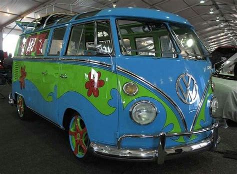 10 Photos of VW Kombis that will make you miss the 70s | Dream cars, Retro cars, Hippie car