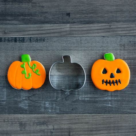 Ann Clark 3" Pumpkin Cookie Cutter | Everything Kitchens