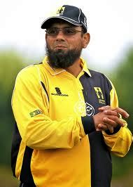 Top Sports Biography Wallpapers Images Pictures : Saqlain Mushtaq