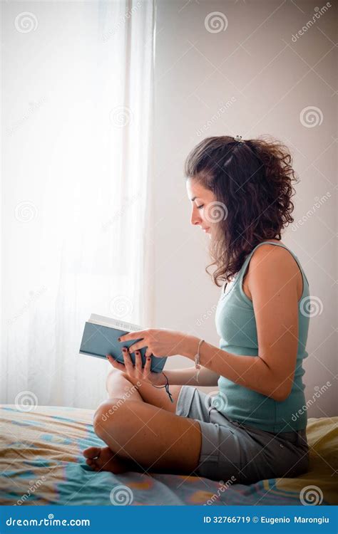 Beautiful Woman Reading in Bed Stock Image - Image of bedroom, home: 32766719