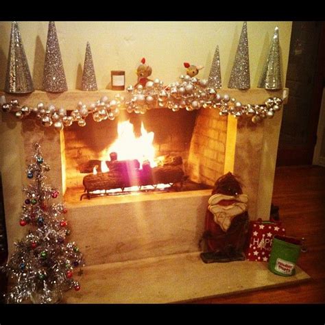 Candace Cameron Bure home Christmas set-up | Christmas settings ...