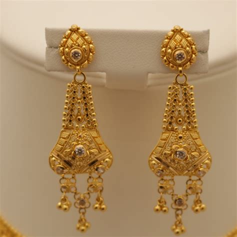Gold heavy earrings sets - Fashion Beauty Mehndi Jewellery Blouse Design