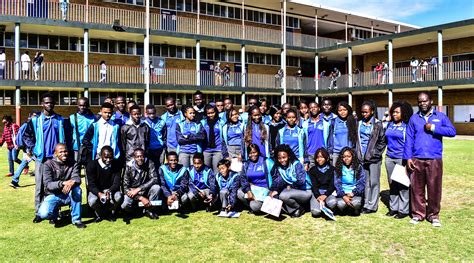 Prospective learners take a campus tour | Vaal University of Technology