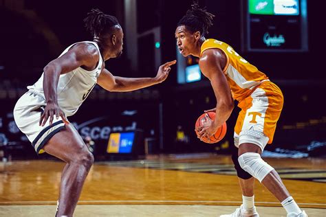 Tennessee Vols basketball defeats Vanderbilt, 70-58 - Clarksville Online - Clarksville News ...