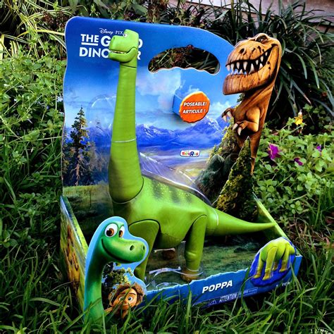 Dan the Pixar Fan: The Good Dinosaur: TOMY Action Figures (Part Three- Extra Large) PAGE UPDATE