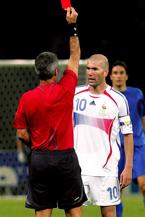 100 Great Football Photos of the Decade: Part 1 | Zinedine zidane, Best football players ...