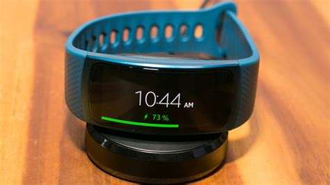 Hands-on with the Samsung Gear Fit 2 - CNET