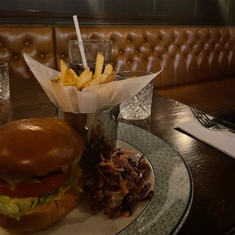 Cosy Club vegan burger Reviews | abillion