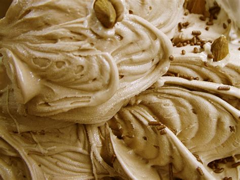File:Caramel Nut Ice Cream 01.jpg - Wikimedia Commons