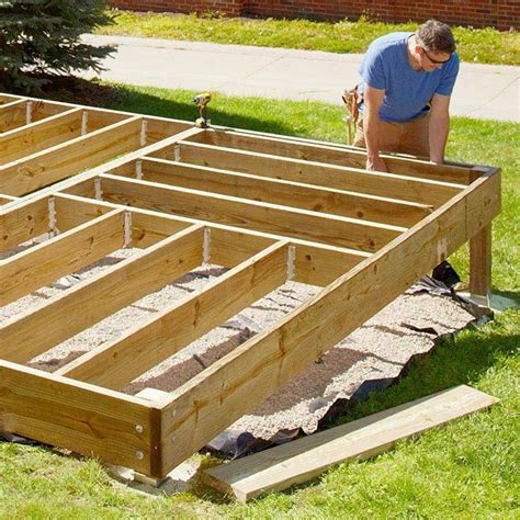 How to Build a Platform Deck | Bakgård, Diy shed, Terrassdesign