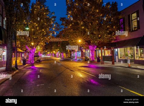 3rd Street in downtown McMinnville, Oregon, USA Stock Photo - Alamy