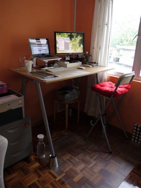 DIY IKEA Standing Desk - Shelterness