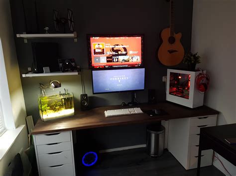 Proud of my setup :) any thoughts? Top monitor used for xbox, the bottom one for pc : r ...