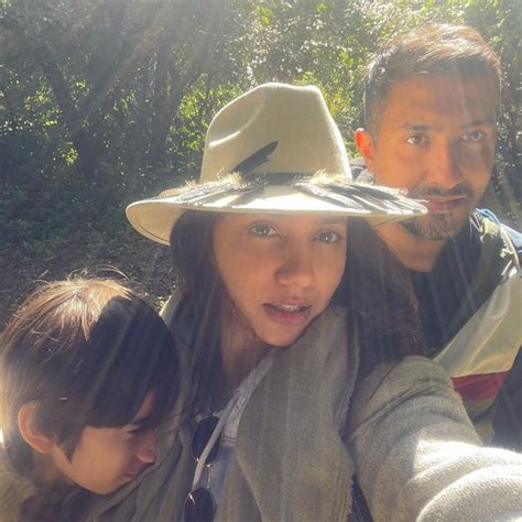 Mahira Khan Enjoys Vacation In Masai Mara, Shares Pictures