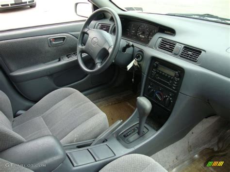 Gray Interior 2000 Toyota Camry LE Photo #41064375 | GTCarLot.com