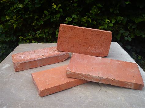 Thin Solid Distressed Bricks - Terracotta World