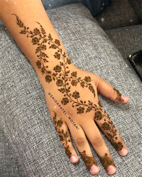 HENNA | ART on Instagram: “Floral henna 🥀 ♥️…” | Henna inspired tattoos ...